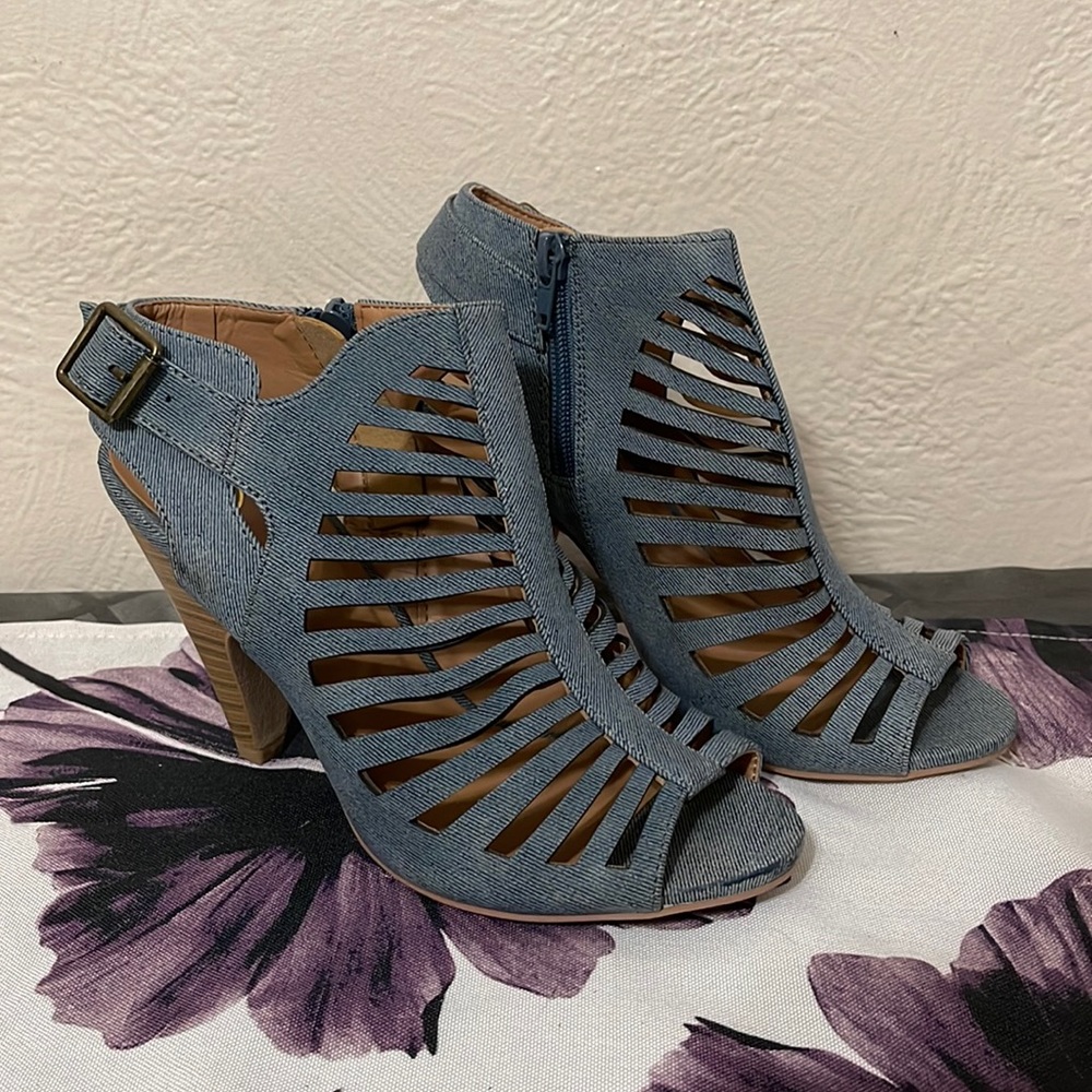 Delicious, Jean look dress shoes. Size 8